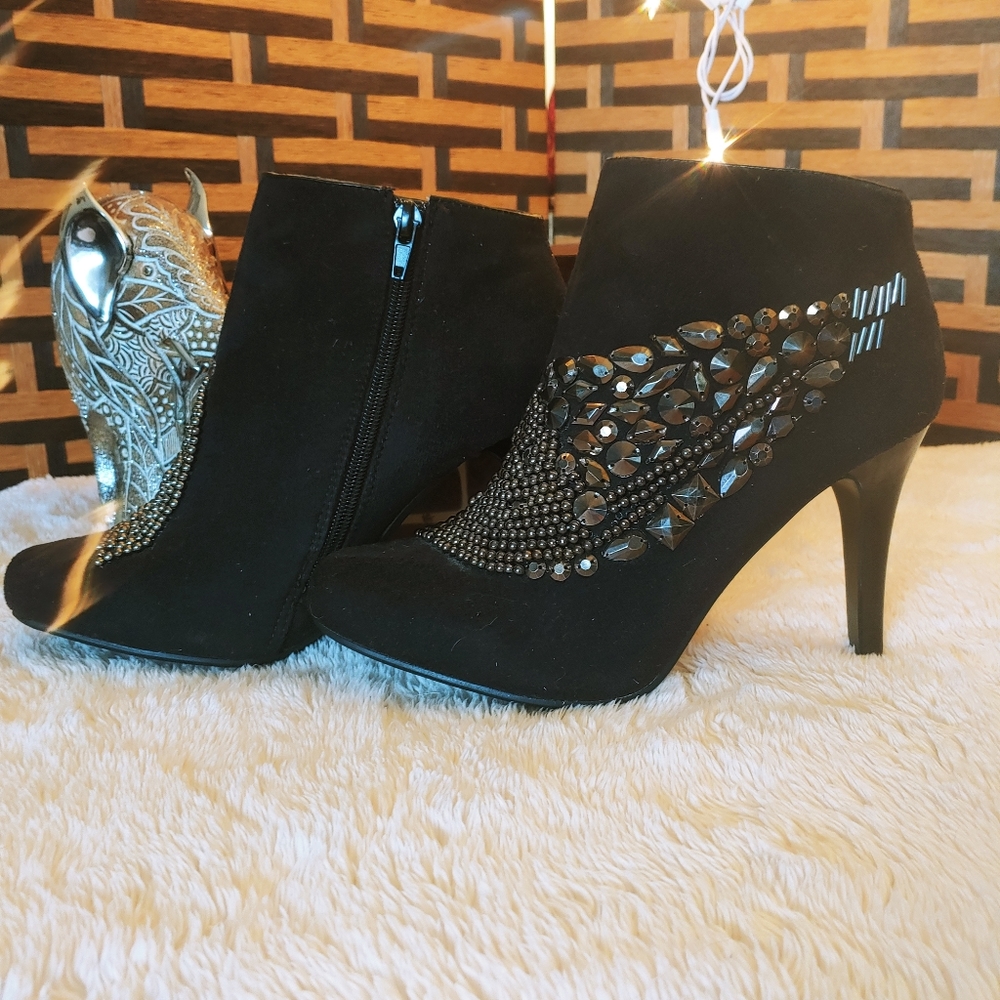 NWOT Suede Studded Stiletto Boots - Picture 6 of 13